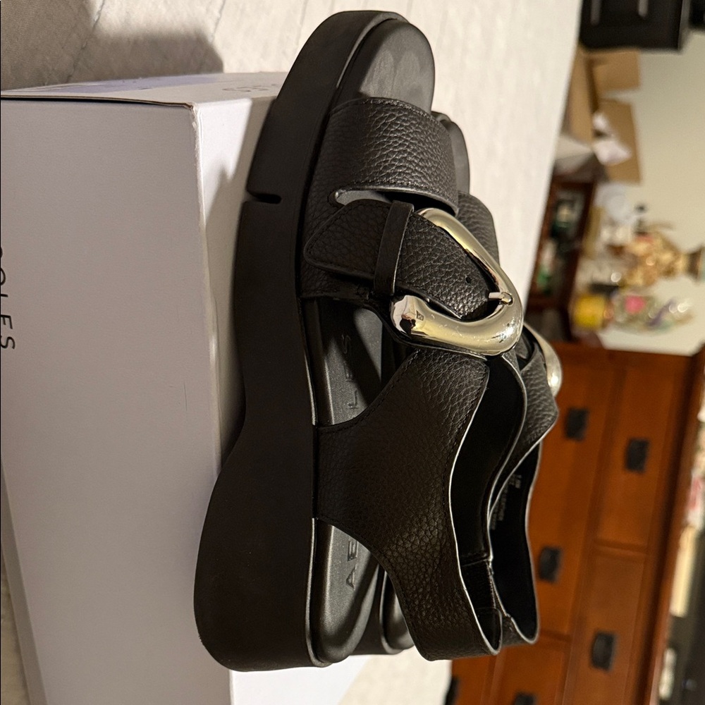 AEROSOLES Black Sandals with Silver Buckle